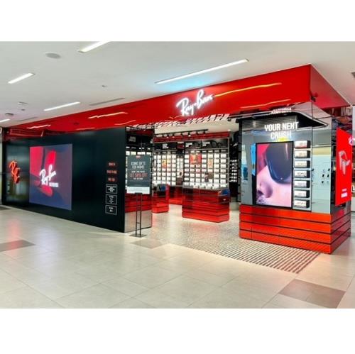 Rayban store resized